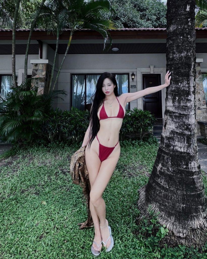 Ảnh sexy Youha bikini